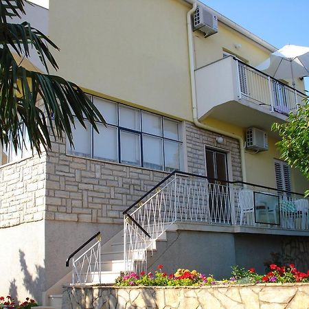Borna Apartement Novalja Rum bild