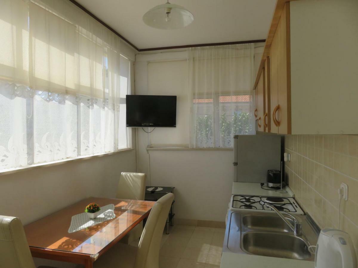Borna Apartement Novalja Exteriör bild